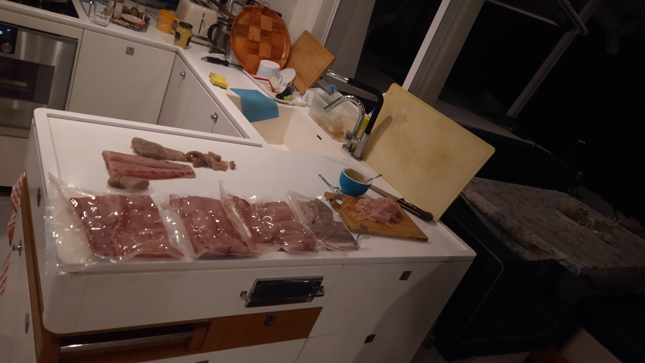 Tonga erreicht, wir liegen vor Anker (Klaus)