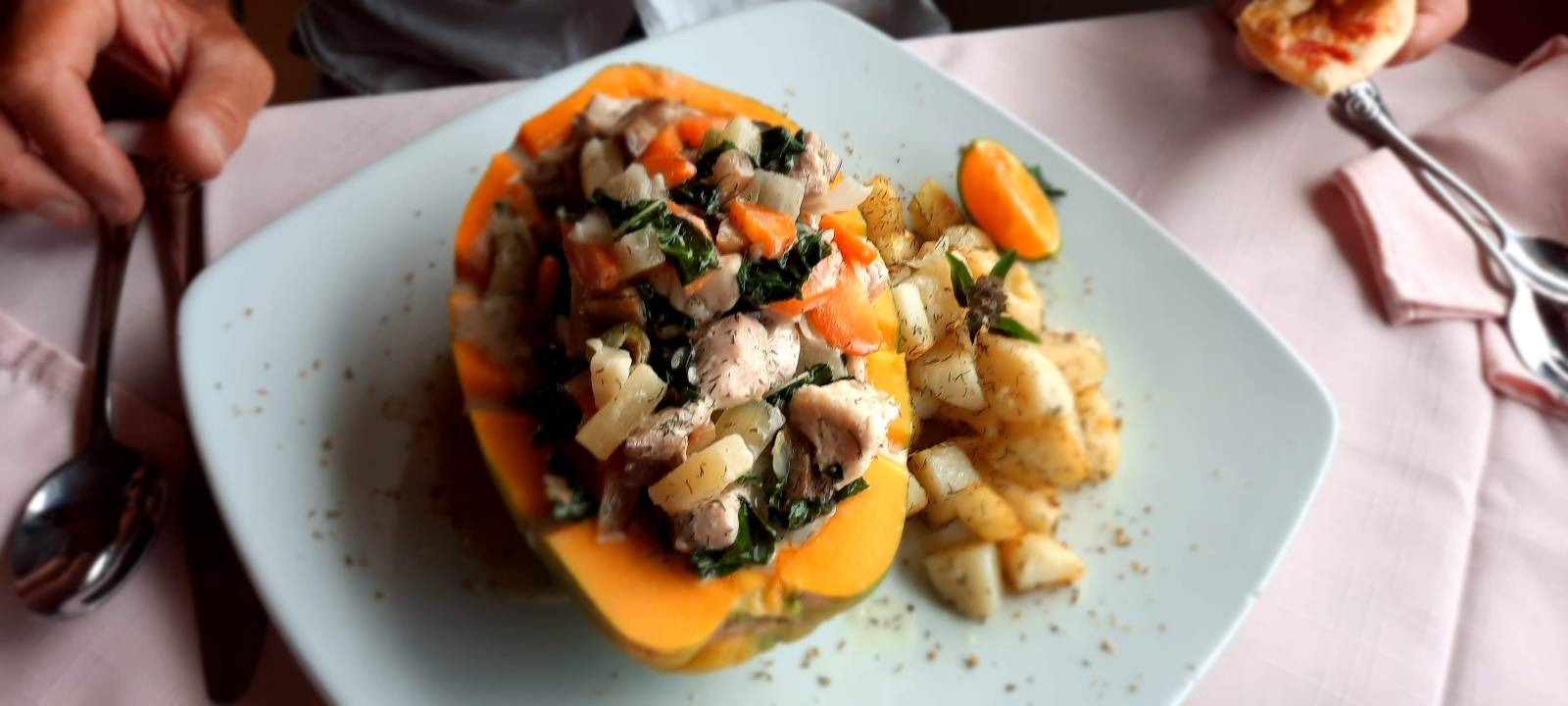 Ausklarieren in Neiafu in Tonga (Franz)